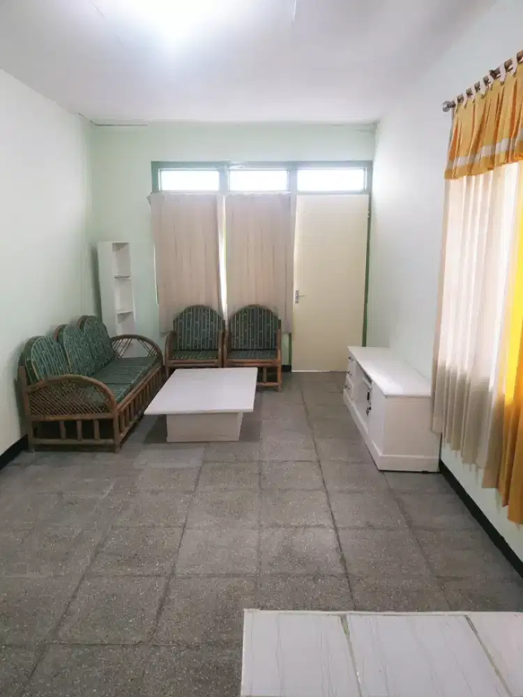 Kost kos paviliun Kutisari