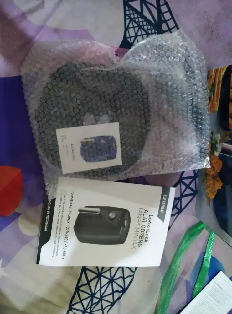 Air fryer lock and lock