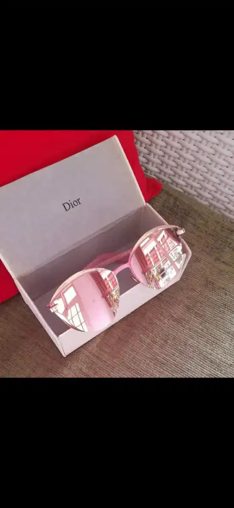 Kacamata dior pink
