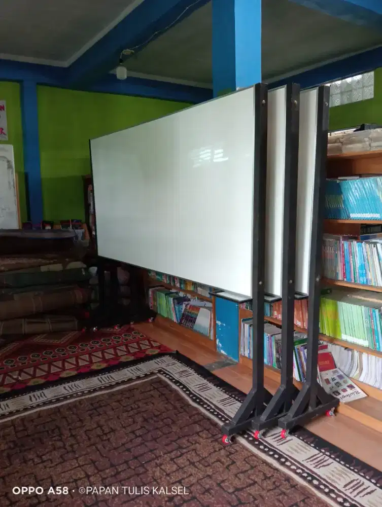 Papan Tulis Sekolah / Kantor ukuran 120cm x 240cm kaki kayu Beroda