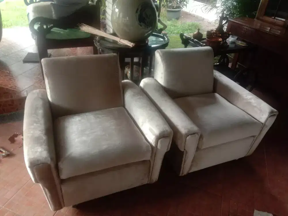Melayani servis sofa panggilan