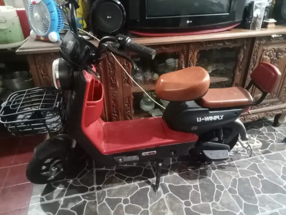 Sepeda listrik Uwinfly  d7s