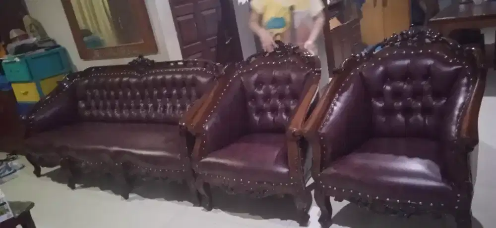 Melayani servis sofa panggilan