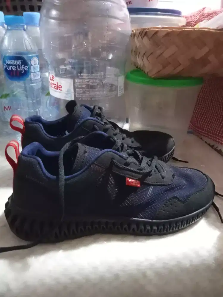 Sepatu Wakai original biru