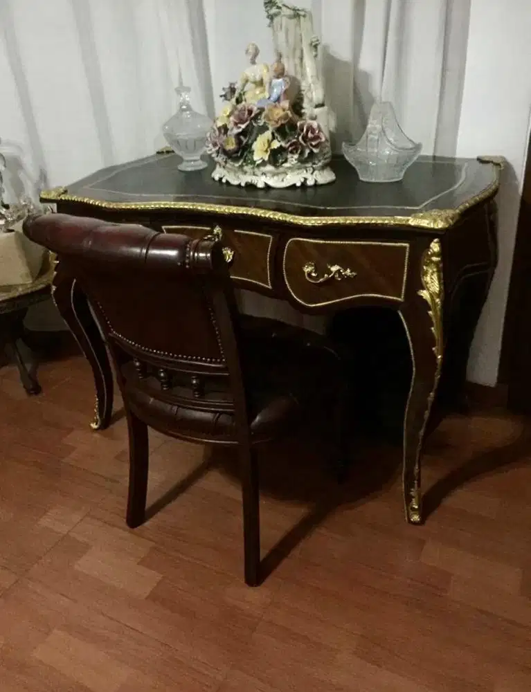 meja kerja klasik dan kursi by davinci