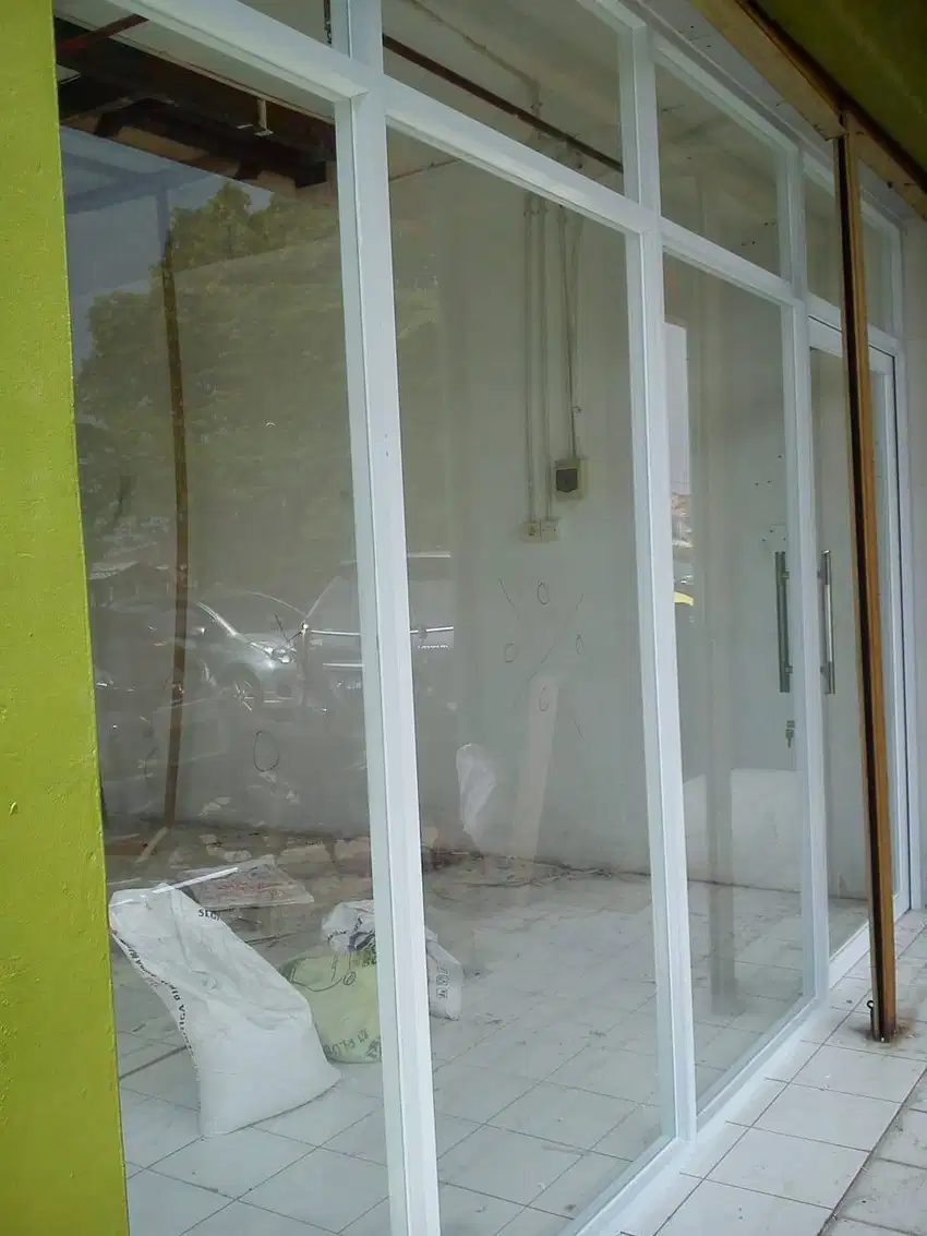 Kusen Pintu Alumunium Pintu Jendela Partisi Gypsum Lis Moulding PVC