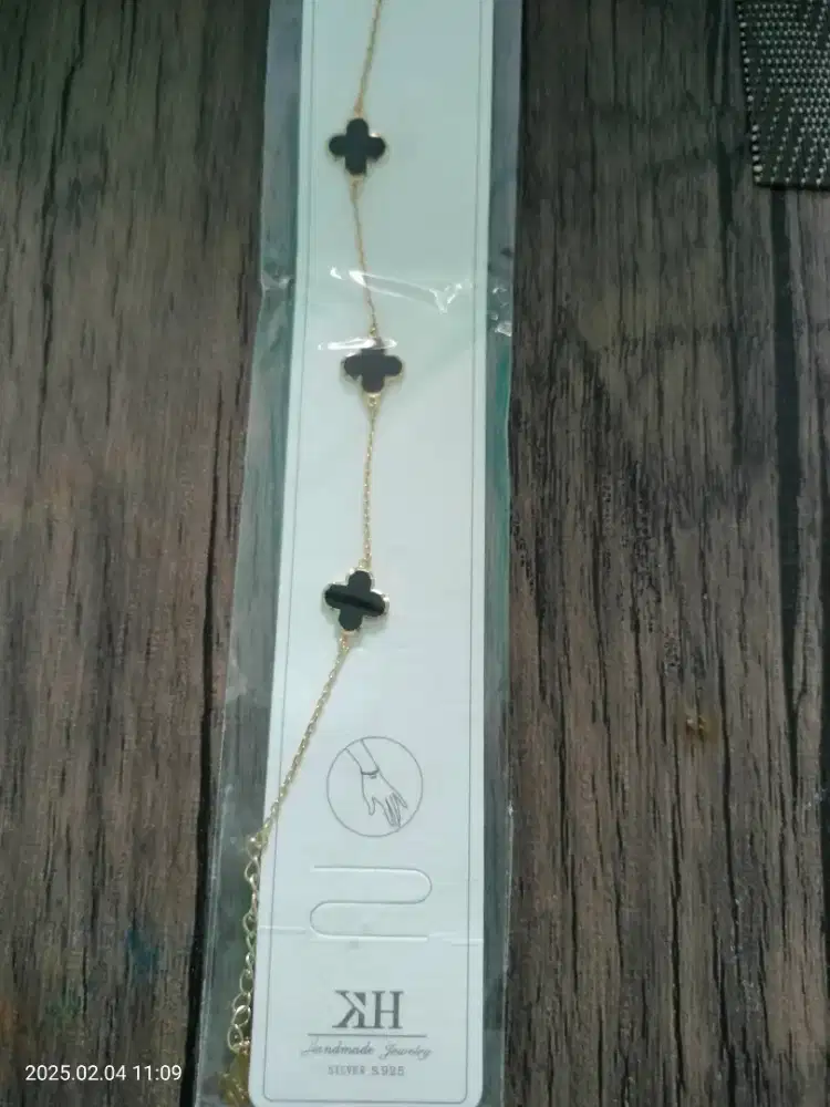 Gelang clover hitam rantai