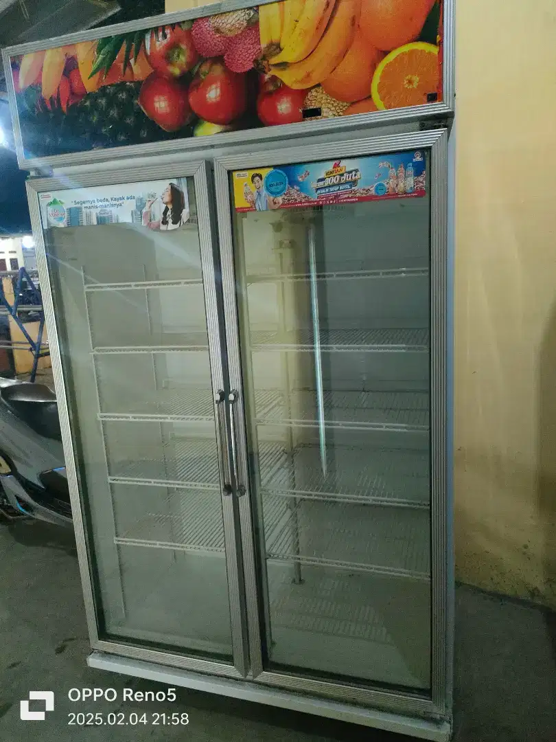 Showcase 2 Pintu Sanden Intercool