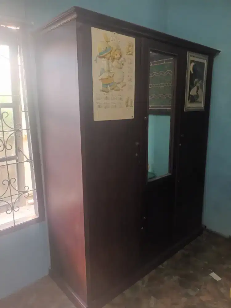 Lemari Pakaian Kayu Jati 3 Pintu