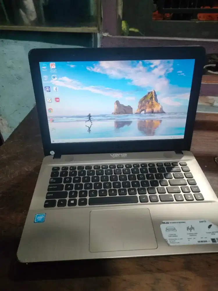 Laptop asus x441s