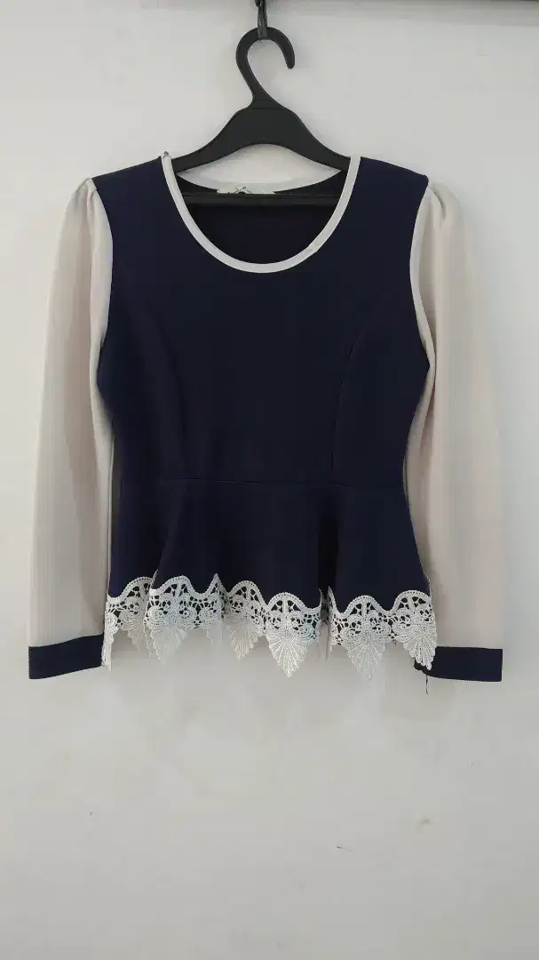 FroGgie - Atasan Korea warna biru putih [Preloved]