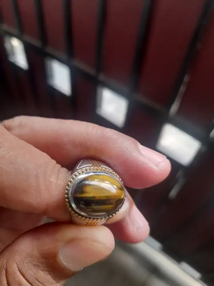 Dijual batu quart serat macan