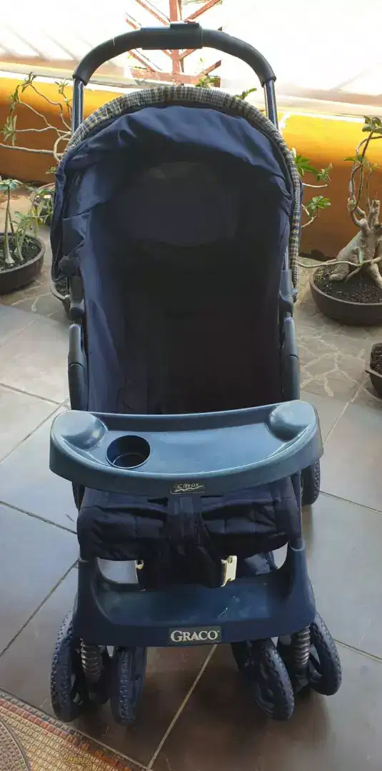 Kereta anak dan bayi