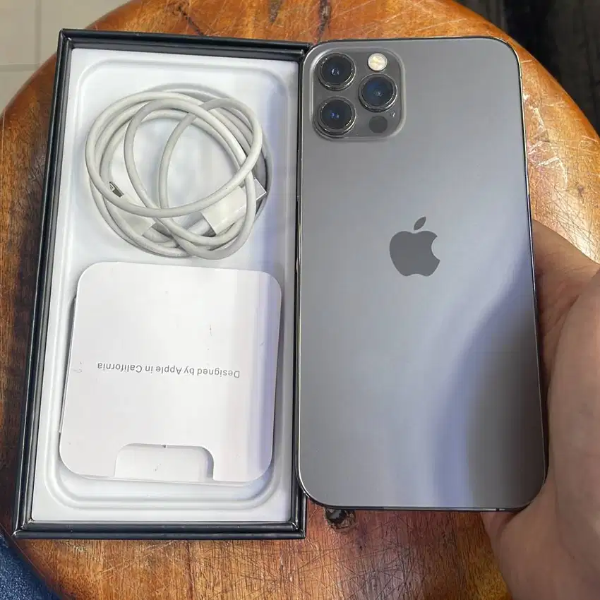 iPhone 15 Pro 1 TB ibox