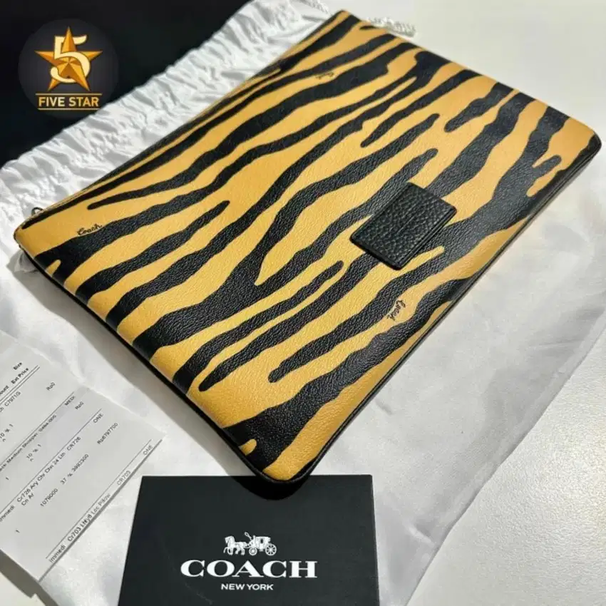 COACH C7971G Large Pouch Lunar New Year Tiger Print Tech Original 100%