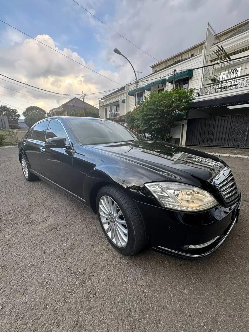 Mercedes benz S300L RSE 2011 Hitam Black Mercy S300 2012 S300l 2010