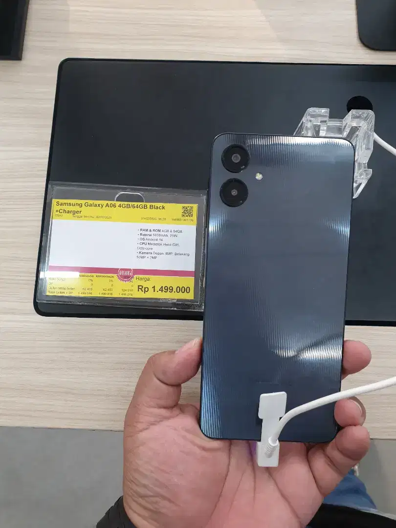 SAMSUNG GALAXY A06 4+4/64