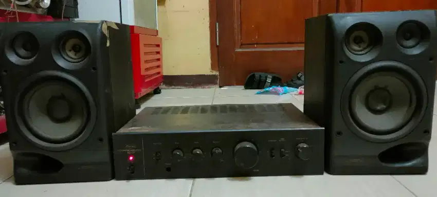 Ampli Sansui AU117