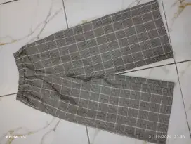 Prelove celana kulot wanita 7/8 zara like new