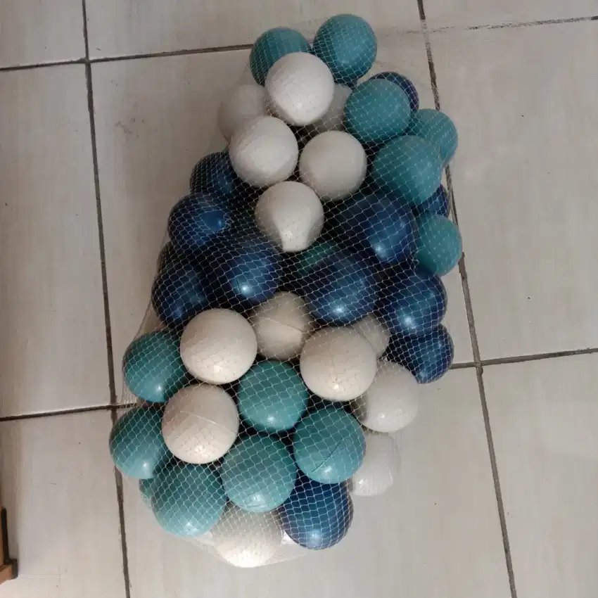 Bola-Bola Plastik