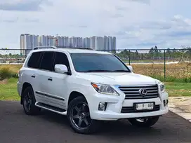 (DP 10JT) LEXUS LX570 SPORT 2012