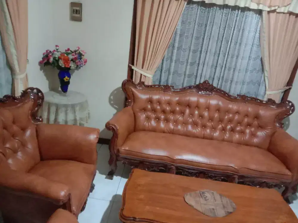 Melayani servis sofa panggilan