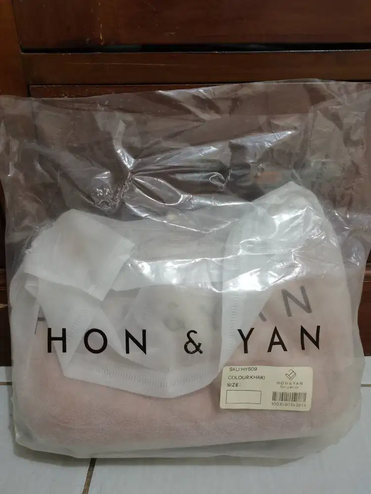 Tas bahu wanita hon & yan khaki