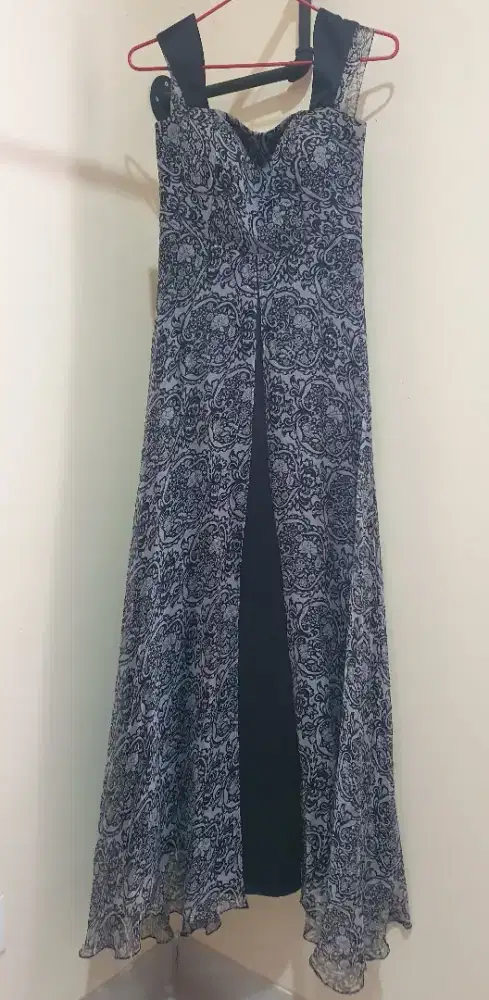 Gaun Pesta Satin Sutera