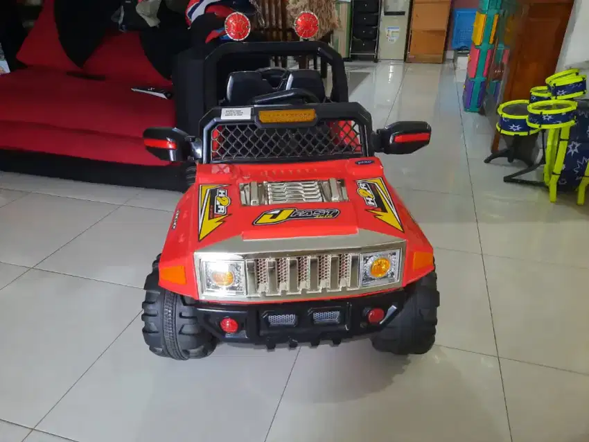 Mainan Mobil jeep battery plico