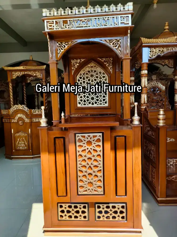mimbar masjid ukir motif