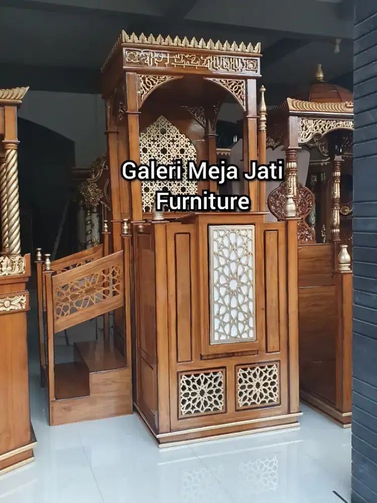 mimbar masjid kubah tangga ukir