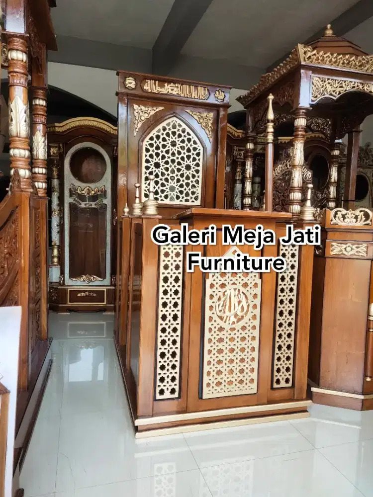 mimbar masjid tangga ukir depan