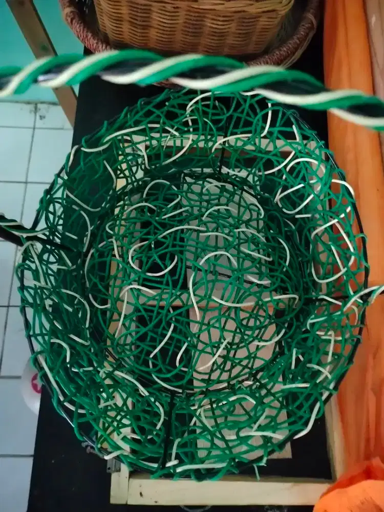 Tempat parcel anyaman