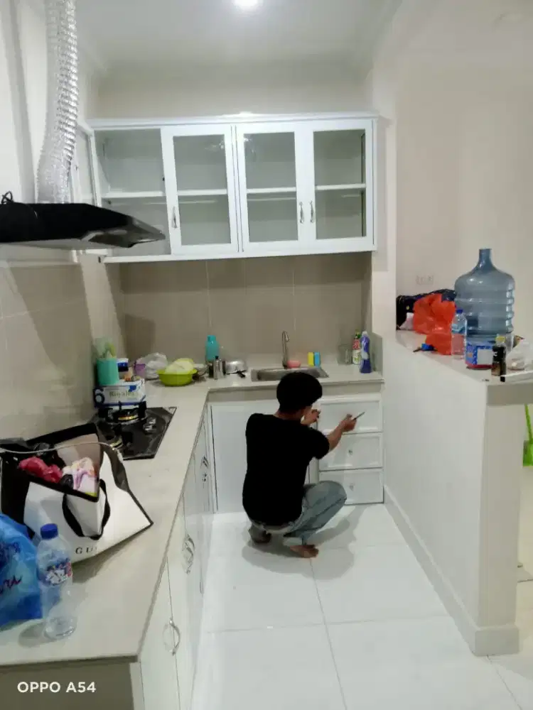 Tempahan kitchenset bahan aluminium