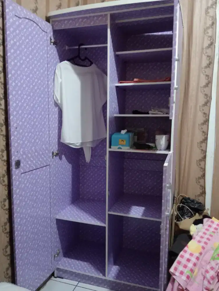 Dijual lemari anak - anak