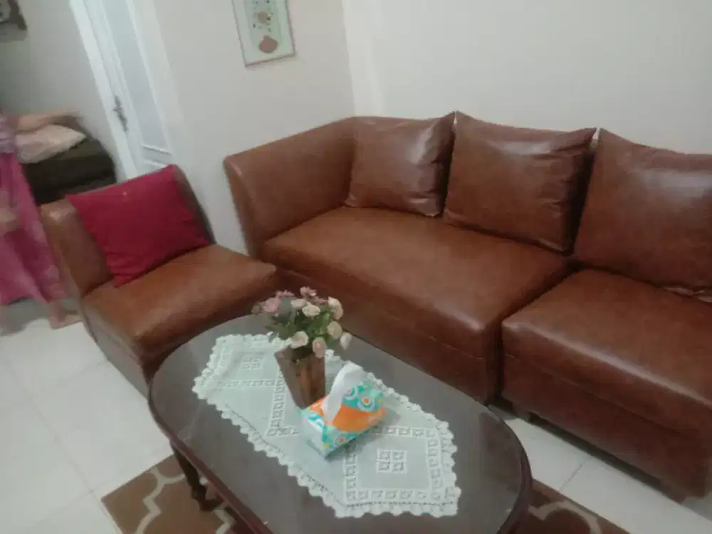 Melayani servis sofa panggilan