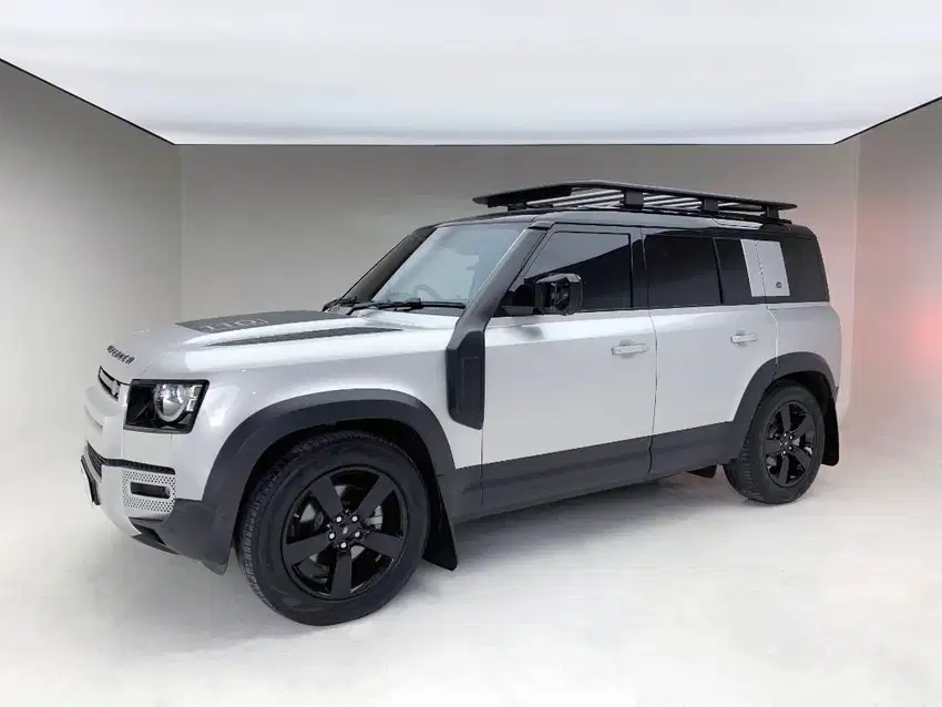 LAND ROVER DEFENDER 110 DIESEL FIRST EDITION