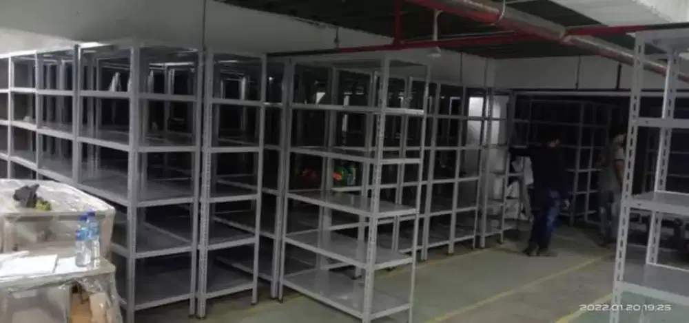 Rak besi siku lobang