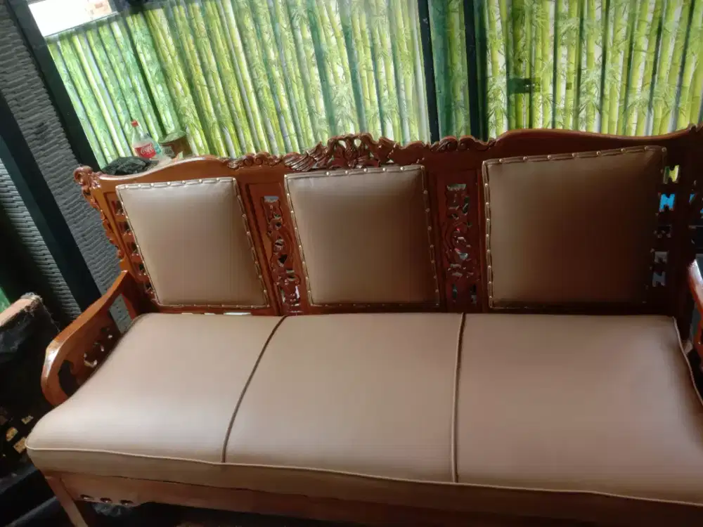 Melayani servis sofa panggilan