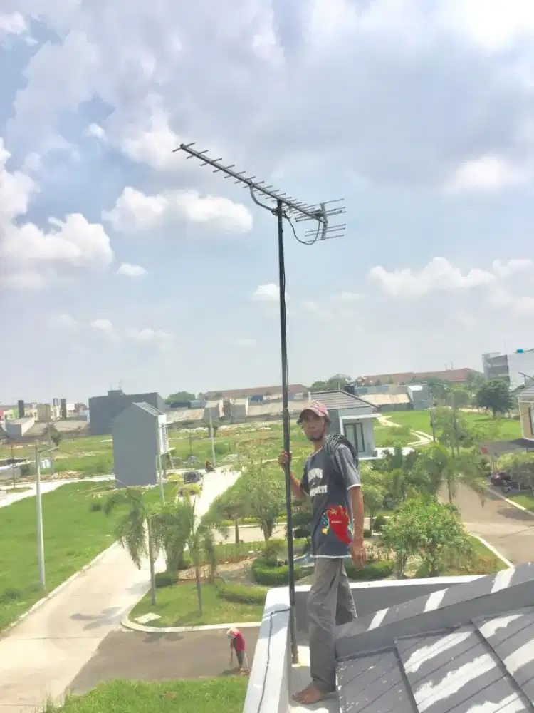Pasang Antena TV Plus Tiang Besi