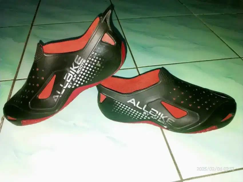 sepatu Bikkers  AP BOOTS AP ALBIKE ANTI slip size 40 warna merah