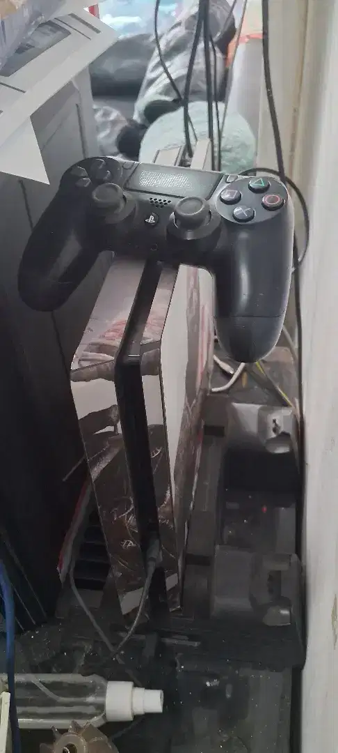 PS4 SLIM 1TB PLUS AKUN