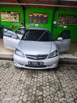 Honda civic Vtis 2005
1700 cc - A/T