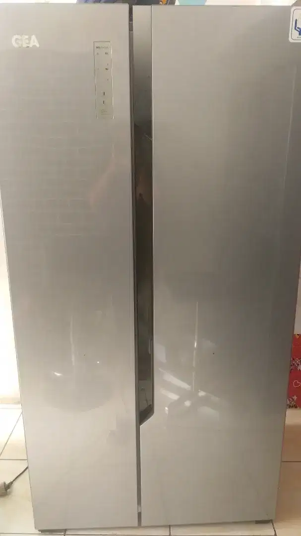 Kulkas side by side GEA