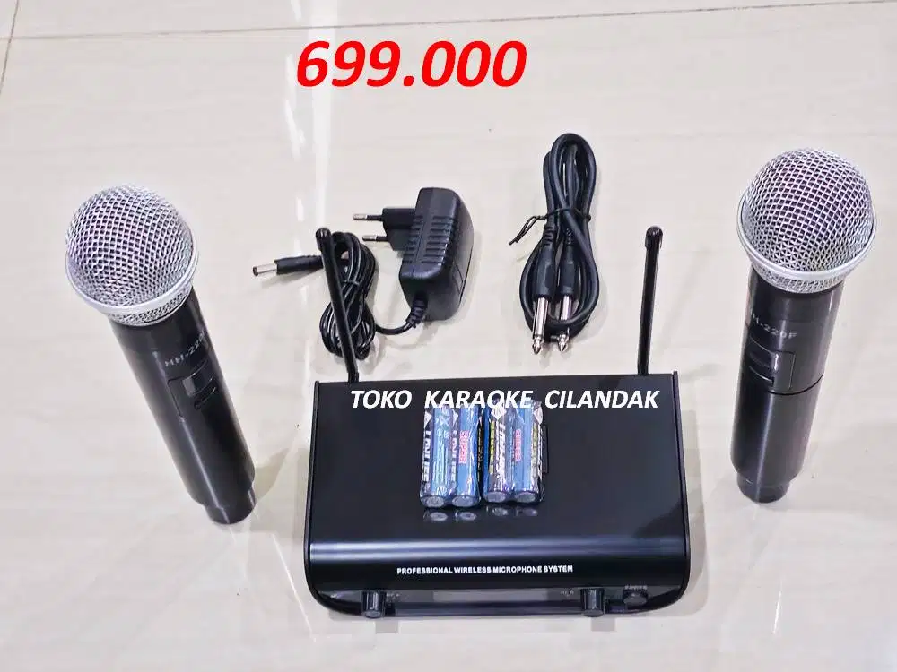 MICROPHONE WIRELESS 2 MIC  1set =receiver + 2mic + kabel+ adaptor