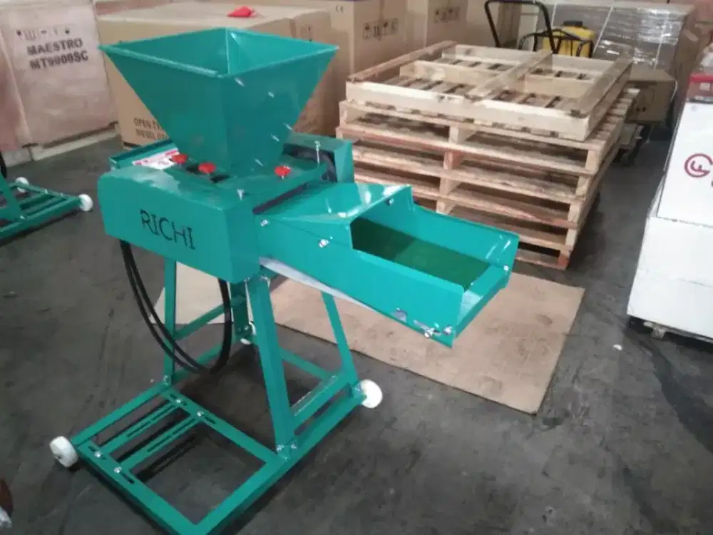 Mesin cacah rumput kompos