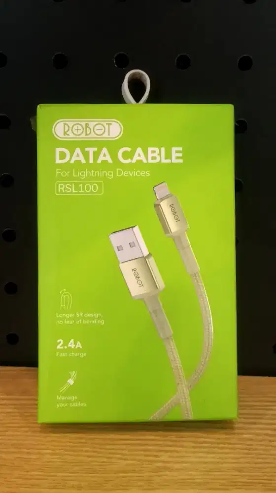 Kabel Data dan Charger Lightning