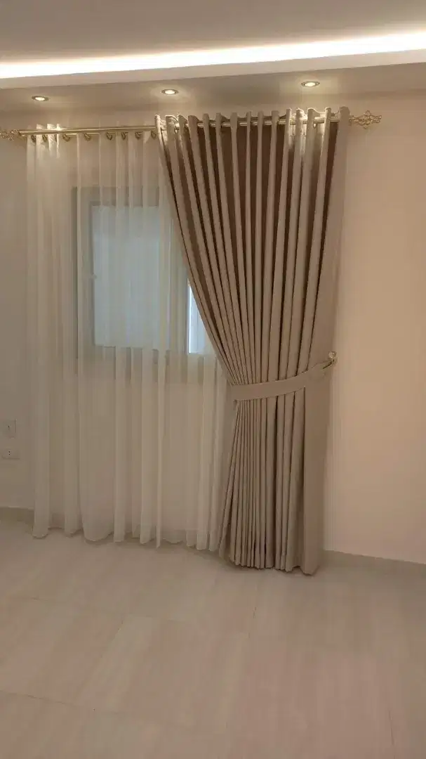 Jual tirai jendela gordyn hordeng gorden wallpaper dinding rollblind v
