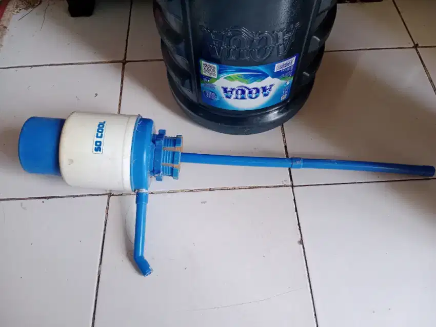 Pompa galon air minum aqua