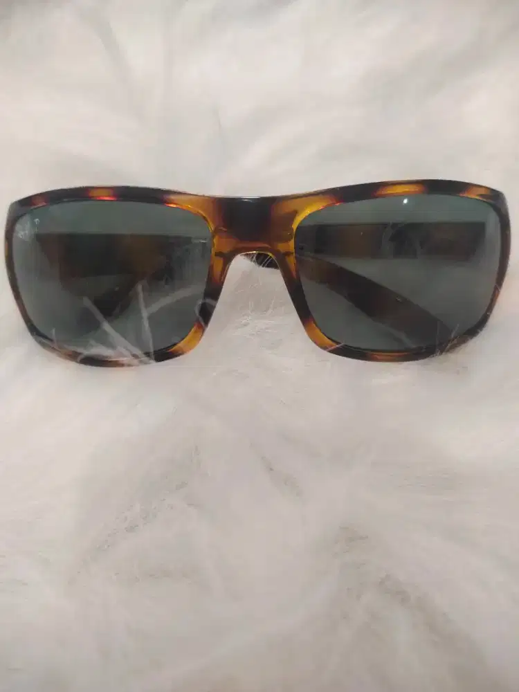 Kacamata Hitam Ray Ban